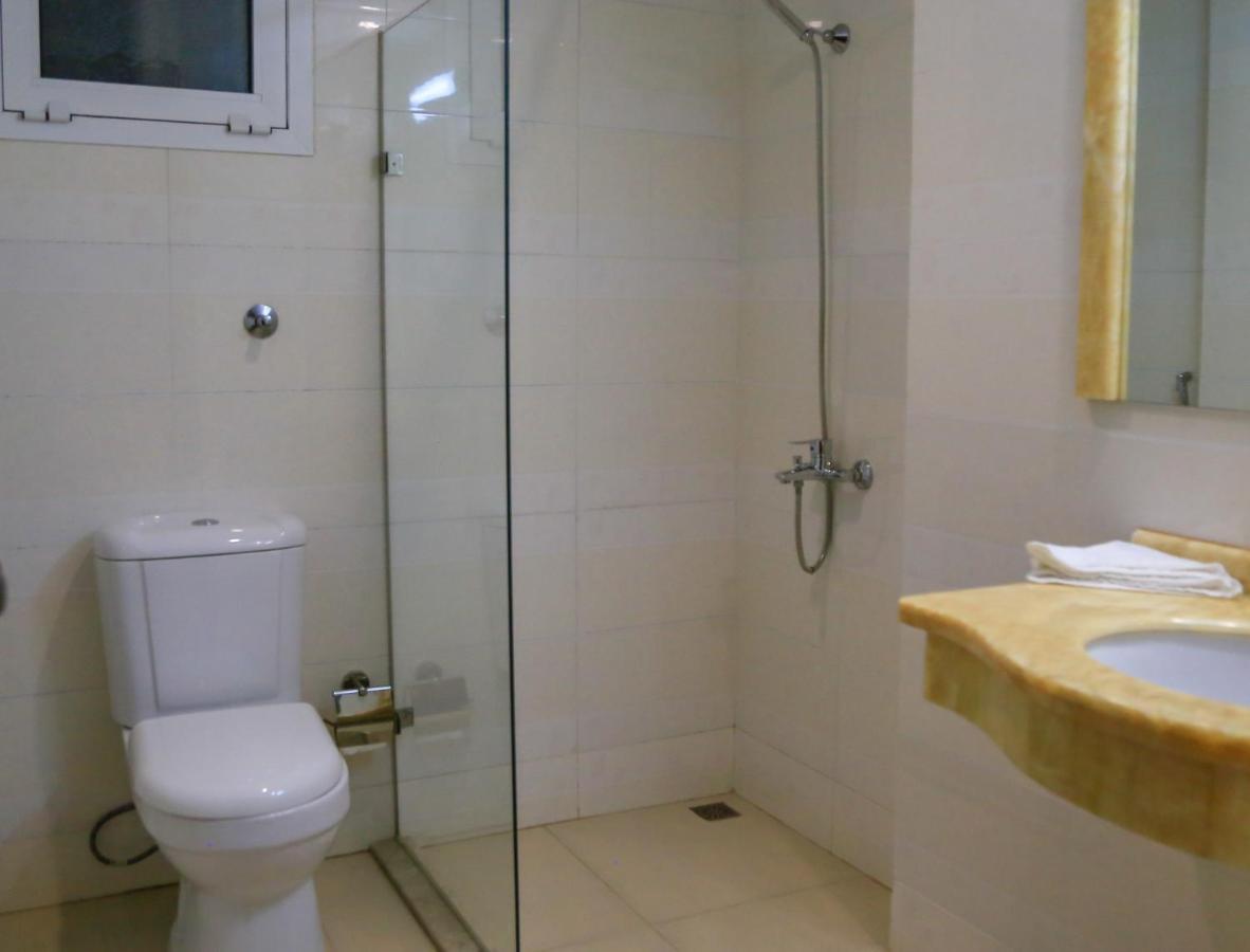 Muscat Inn Hotel Екстериор снимка
